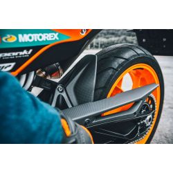 Protection de chaîne Carbone pour KTM 790 DUKE et 890 DUKE-R